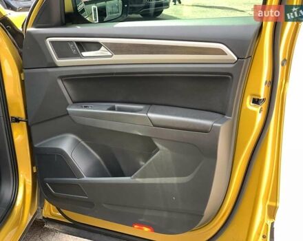 Фольксваген Atlas 2017 в Виннице на Automoto.ua Желтый Фольксваген Atlas, объемом двигателя 3.6 л и пробегом 122 тыс. км за 27290 $, фото 23 на Automoto.ua