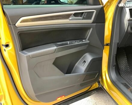 Желтый Фольксваген Atlas, объемом двигателя 3.6 л и пробегом 122 тыс. км за 27290 $, фото 26 на Automoto.ua