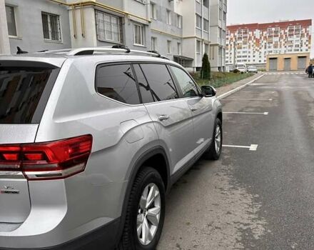 Сірий Фольксваген Atlas, об'ємом двигуна 3.6 л та пробігом 100 тис. км за 25000 $, фото 3 на Automoto.ua