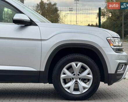 Серый Фольксваген Atlas, объемом двигателя 3.6 л и пробегом 129 тыс. км за 21900 $, фото 13 на Automoto.ua