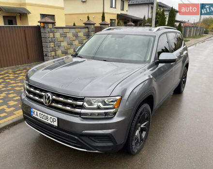 Серый Фольксваген Atlas, объемом двигателя 3.6 л и пробегом 74 тыс. км за 18999 $, фото 3 на Automoto.ua