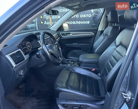 Серый Фольксваген Atlas, объемом двигателя 3.6 л и пробегом 143 тыс. км за 24300 $, фото 8 на Automoto.ua