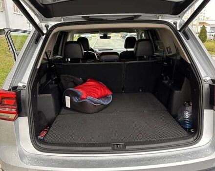 Сірий Фольксваген Atlas, об'ємом двигуна 3.6 л та пробігом 100 тис. км за 25000 $, фото 10 на Automoto.ua