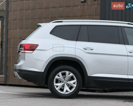 Серый Фольксваген Atlas, объемом двигателя 3.6 л и пробегом 129 тыс. км за 20350 $, фото 10 на Automoto.ua