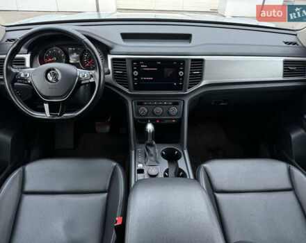 Серый Фольксваген Atlas, объемом двигателя 3.6 л и пробегом 129 тыс. км за 21900 $, фото 22 на Automoto.ua