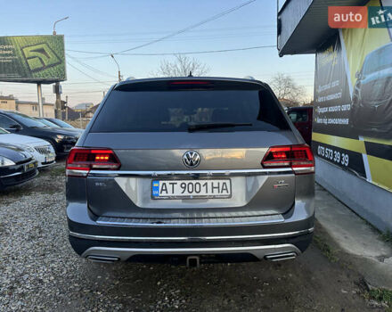 Серый Фольксваген Atlas, объемом двигателя 3.6 л и пробегом 143 тыс. км за 24300 $, фото 5 на Automoto.ua