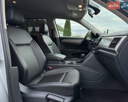 Серый Фольксваген Atlas, объемом двигателя 3.6 л и пробегом 129 тыс. км за 20350 $, фото 37 на Automoto.ua