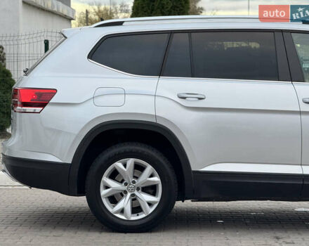 Серый Фольксваген Atlas, объемом двигателя 3.6 л и пробегом 129 тыс. км за 21900 $, фото 14 на Automoto.ua