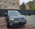 Серый Фольксваген Atlas, объемом двигателя 3.6 л и пробегом 132 тыс. км за 21000 $, фото 3 на Automoto.ua