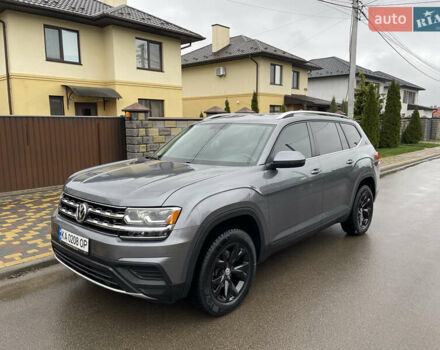 Серый Фольксваген Atlas, объемом двигателя 3.6 л и пробегом 74 тыс. км за 18999 $, фото 2 на Automoto.ua