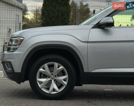 Серый Фольксваген Atlas, объемом двигателя 3.6 л и пробегом 129 тыс. км за 21900 $, фото 19 на Automoto.ua