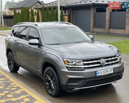Серый Фольксваген Atlas, объемом двигателя 3.6 л и пробегом 74 тыс. км за 18999 $, фото 1 на Automoto.ua
