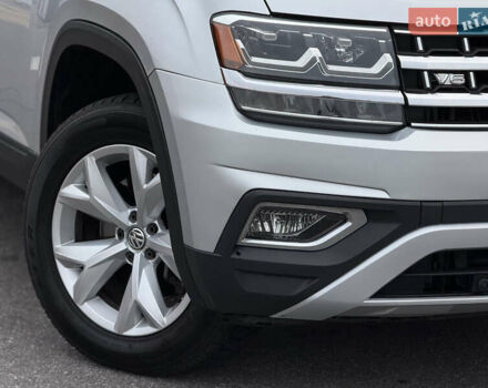 Серый Фольксваген Atlas, объемом двигателя 3.6 л и пробегом 129 тыс. км за 20350 $, фото 8 на Automoto.ua