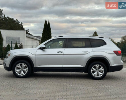 Серый Фольксваген Atlas, объемом двигателя 3.6 л и пробегом 129 тыс. км за 21900 $, фото 6 на Automoto.ua