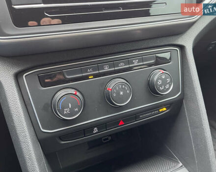 Серый Фольксваген Atlas, объемом двигателя 3.6 л и пробегом 74 тыс. км за 18999 $, фото 54 на Automoto.ua