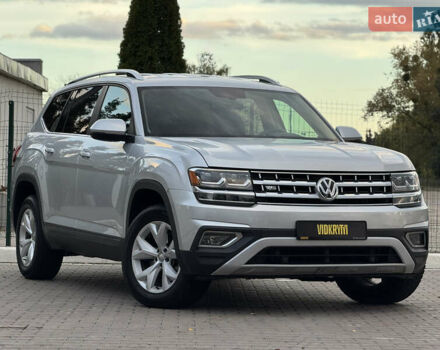 Серый Фольксваген Atlas, объемом двигателя 3.6 л и пробегом 129 тыс. км за 21900 $, фото 4 на Automoto.ua