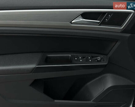 Серый Фольксваген Atlas, объемом двигателя 3.6 л и пробегом 129 тыс. км за 20350 $, фото 33 на Automoto.ua