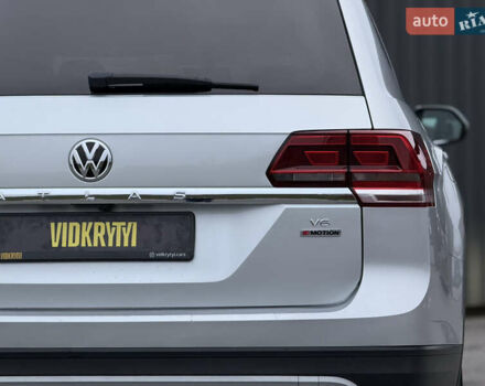 Серый Фольксваген Atlas, объемом двигателя 3.6 л и пробегом 129 тыс. км за 20350 $, фото 18 на Automoto.ua