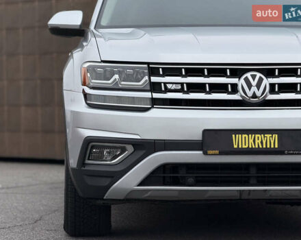 Серый Фольксваген Atlas, объемом двигателя 3.6 л и пробегом 129 тыс. км за 20350 $, фото 5 на Automoto.ua