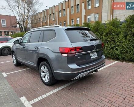 Серый Фольксваген Atlas, объемом двигателя 3.6 л и пробегом 132 тыс. км за 21000 $, фото 2 на Automoto.ua