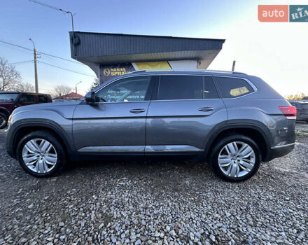 Серый Фольксваген Atlas, объемом двигателя 3.6 л и пробегом 143 тыс. км за 24300 $, фото 7 на Automoto.ua