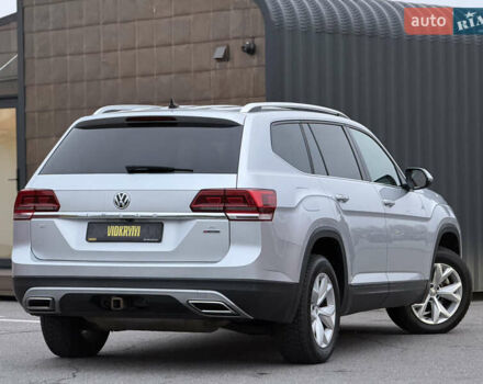 Серый Фольксваген Atlas, объемом двигателя 3.6 л и пробегом 129 тыс. км за 20350 $, фото 20 на Automoto.ua