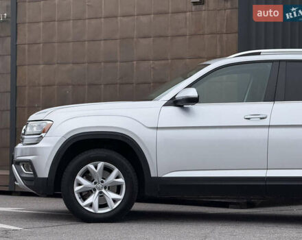 Серый Фольксваген Atlas, объемом двигателя 3.6 л и пробегом 129 тыс. км за 20350 $, фото 13 на Automoto.ua