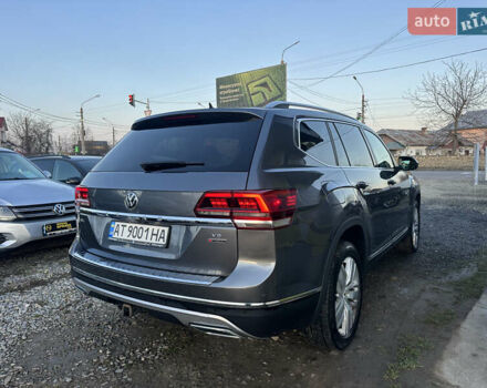 Серый Фольксваген Atlas, объемом двигателя 3.6 л и пробегом 143 тыс. км за 24300 $, фото 4 на Automoto.ua