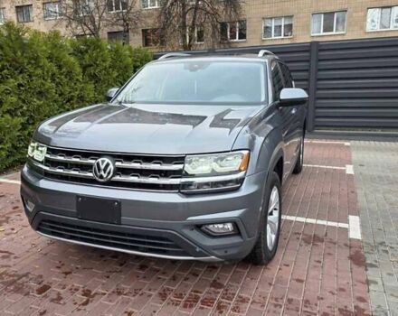 Серый Фольксваген Atlas, объемом двигателя 3.6 л и пробегом 132 тыс. км за 21000 $, фото 4 на Automoto.ua