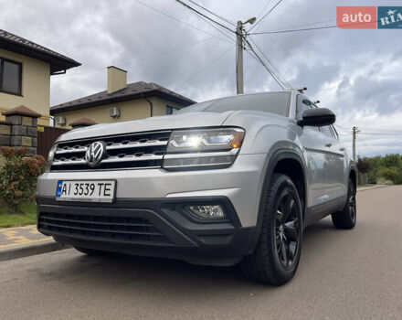 Серый Фольксваген Atlas, объемом двигателя 3.6 л и пробегом 87 тыс. км за 22900 $, фото 4 на Automoto.ua