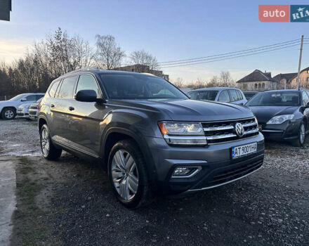 Серый Фольксваген Atlas, объемом двигателя 3.6 л и пробегом 143 тыс. км за 24300 $, фото 2 на Automoto.ua