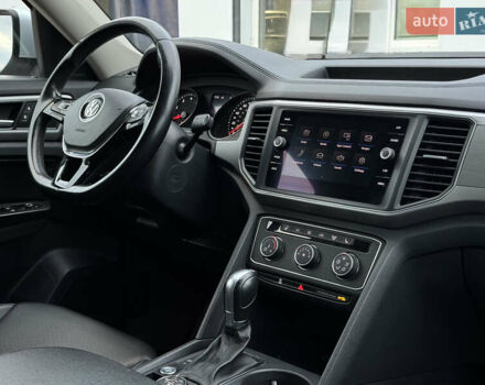 Серый Фольксваген Atlas, объемом двигателя 3.6 л и пробегом 129 тыс. км за 20350 $, фото 25 на Automoto.ua