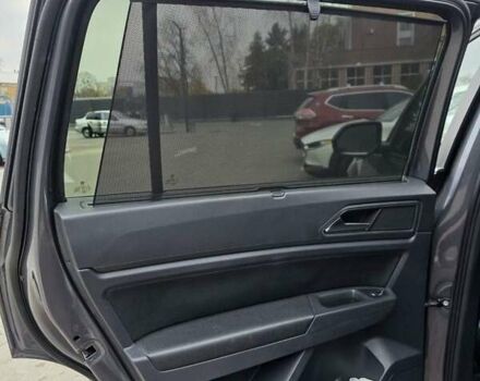 Серый Фольксваген Atlas, объемом двигателя 3.6 л и пробегом 132 тыс. км за 21000 $, фото 6 на Automoto.ua