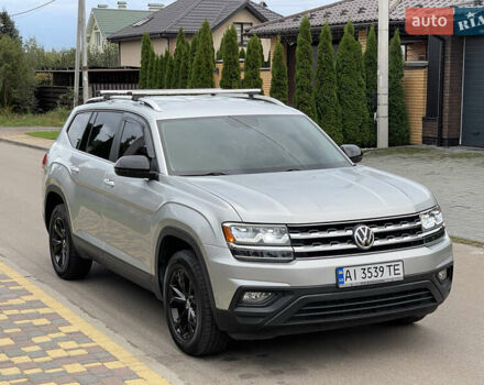 Серый Фольксваген Atlas, объемом двигателя 3.6 л и пробегом 87 тыс. км за 22900 $, фото 1 на Automoto.ua