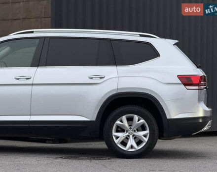 Серый Фольксваген Atlas, объемом двигателя 3.6 л и пробегом 129 тыс. км за 20350 $, фото 14 на Automoto.ua