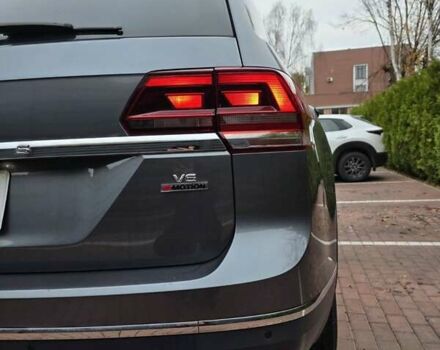 Серый Фольксваген Atlas, объемом двигателя 3.6 л и пробегом 132 тыс. км за 21000 $, фото 5 на Automoto.ua