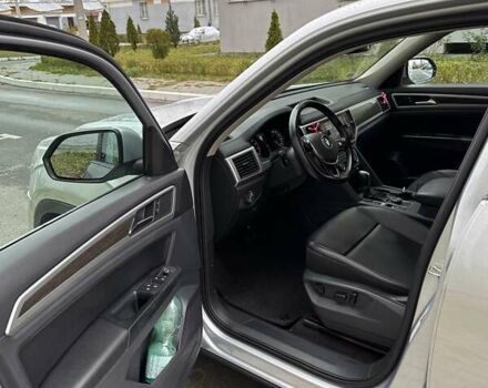 Сірий Фольксваген Atlas, об'ємом двигуна 3.6 л та пробігом 100 тис. км за 25000 $, фото 7 на Automoto.ua