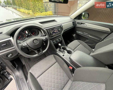 Серый Фольксваген Atlas, объемом двигателя 3.6 л и пробегом 74 тыс. км за 18999 $, фото 32 на Automoto.ua