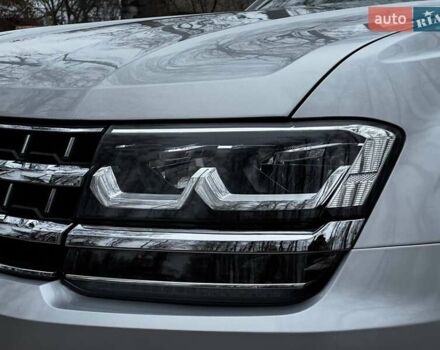 Серый Фольксваген Atlas, объемом двигателя 3.6 л и пробегом 145 тыс. км за 20500 $, фото 3 на Automoto.ua