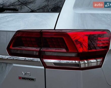 Серый Фольксваген Atlas, объемом двигателя 3.6 л и пробегом 145 тыс. км за 20500 $, фото 19 на Automoto.ua