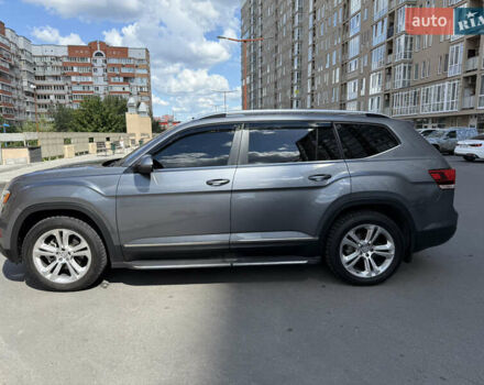 Серый Фольксваген Atlas, объемом двигателя 2 л и пробегом 59 тыс. км за 26500 $, фото 2 на Automoto.ua