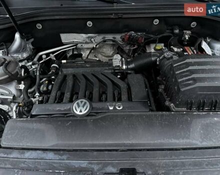 Серый Фольксваген Atlas, объемом двигателя 3.6 л и пробегом 145 тыс. км за 20500 $, фото 37 на Automoto.ua