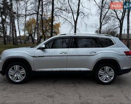 Серый Фольксваген Atlas, объемом двигателя 3.6 л и пробегом 145 тыс. км за 20500 $, фото 21 на Automoto.ua