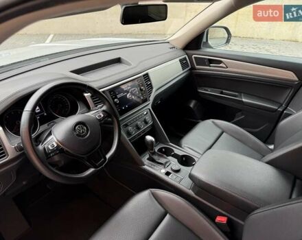 Серый Фольксваген Atlas, объемом двигателя 3.6 л и пробегом 176 тыс. км за 22500 $, фото 9 на Automoto.ua