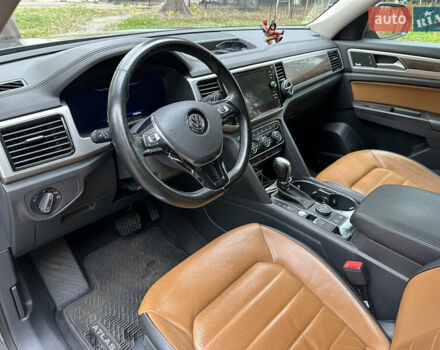 Фольксваген Atlas 2018 в Черкассах на Automoto.ua Серый Фольксваген Atlas, объемом двигателя 3.6 л и пробегом 145 тыс. км за 25700 $, фото 10 на Automoto.ua