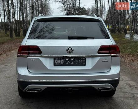 Серый Фольксваген Atlas, объемом двигателя 3.6 л и пробегом 145 тыс. км за 20500 $, фото 18 на Automoto.ua