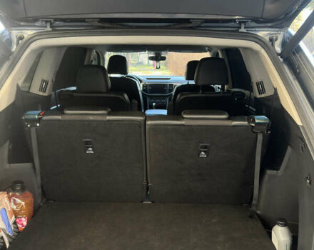 Серый Фольксваген Atlas, объемом двигателя 3.6 л и пробегом 170 тыс. км за 23500 $, фото 21 на Automoto.ua