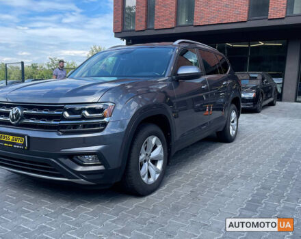 Серый Фольксваген Atlas, объемом двигателя 3.6 л и пробегом 93 тыс. км за 27500 $, фото 4 на Automoto.ua