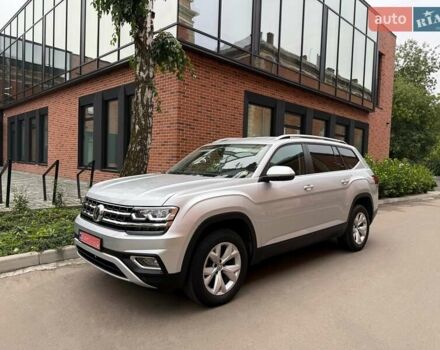 Серый Фольксваген Atlas, объемом двигателя 3.6 л и пробегом 176 тыс. км за 22500 $, фото 4 на Automoto.ua