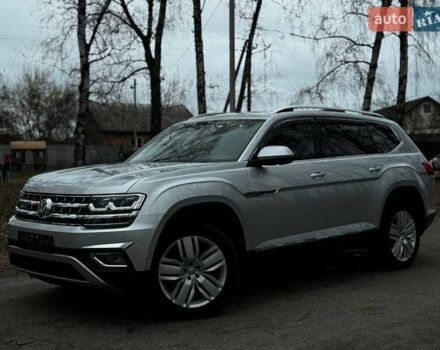 Серый Фольксваген Atlas, объемом двигателя 3.6 л и пробегом 145 тыс. км за 20500 $, фото 5 на Automoto.ua